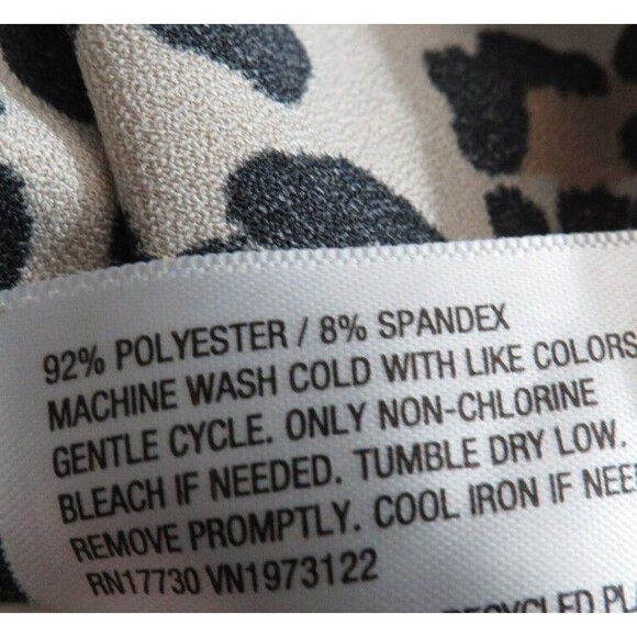 Ava + Viv Women's Leopard Print Short Sleeve Back Button Detail Blouse Plus 1X - Picture 4 of 11